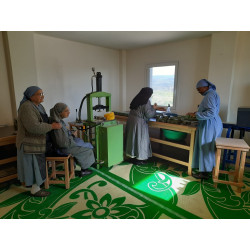 Savon d'Alep au magnolia, 120g, fabriqué par les Soeurs trappistes de Homs en Syrie, AZER