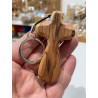 Porte clés croix du réconfort en bois d'olivier de Bethléem