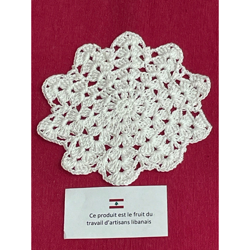 Napperon blanc en crochet , de Zahlé - Liban, Aamali