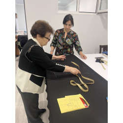 Trousse brodée motif grenade, Atelier TARAZ, Arménie