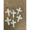 Croix en nacre pour collier ou bracelet, 1.80 x 2.5 cm